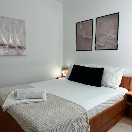 Apartmani Samec Novalja Eksteriør billede