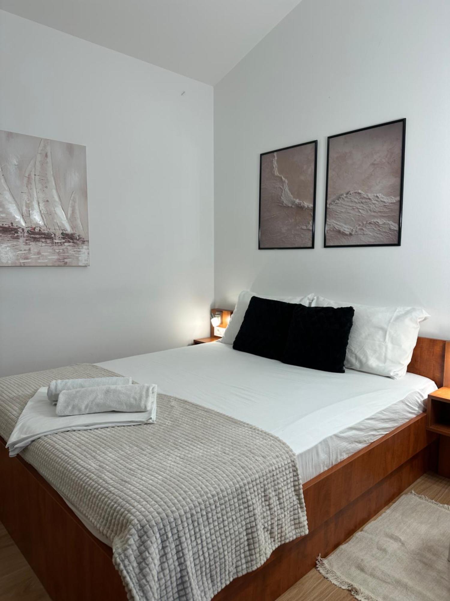 Apartmani Samec Novalja Eksteriør billede